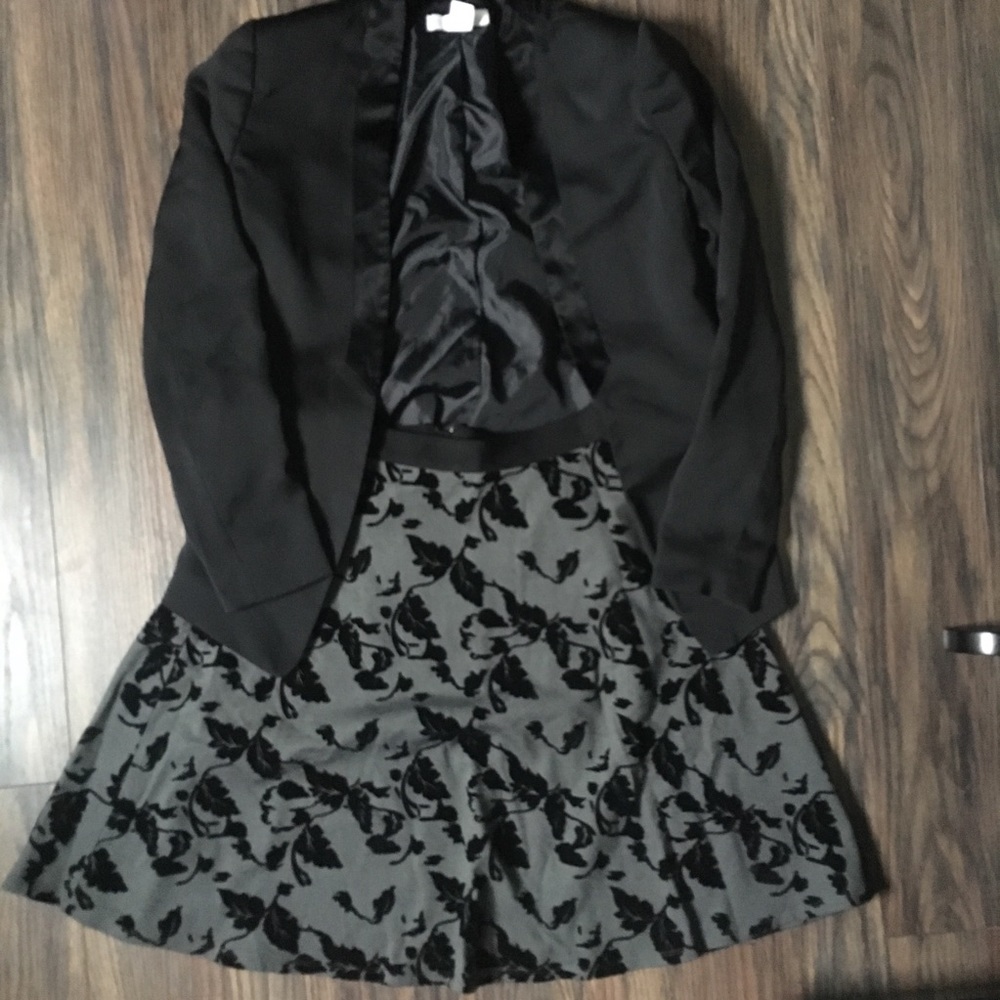 Beautiful Black Skirt w/ Velvet Flowers